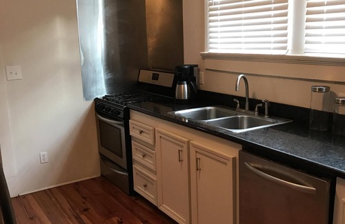 Central Carrollton Association Apartment | Cozy Home in Carrollton/uptown area near Tulane University