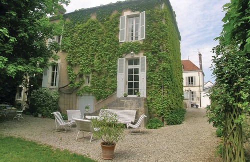 Chablis House | Cozy home in Chablis with WiFi