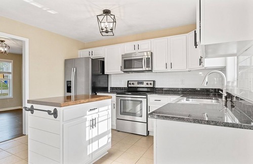 Christiansburg House | Cozy home in Christiansburg with great view! 16 minutes to Virginia Tech.