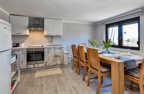 Sveti Juraj na Bregu House | Cozy home in Dragoslavec with kitchen