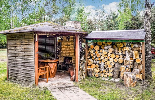 Biały Bor House | Cozy home in Drzonowo with sauna
