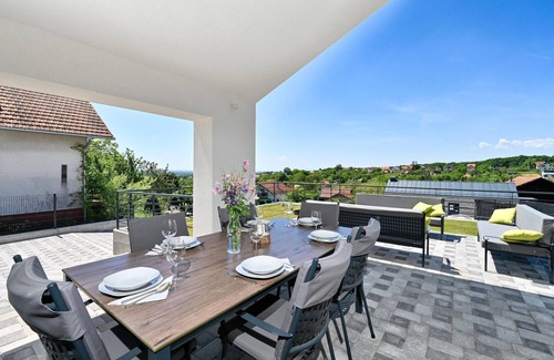 Dugo Selo House | Cozy home in Dugo Selo with sauna