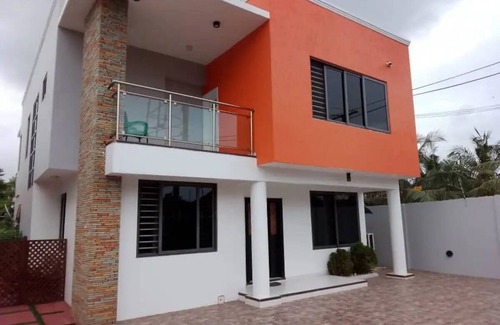 Santeo House | Cozy Home in East Legon Hills, Accra.