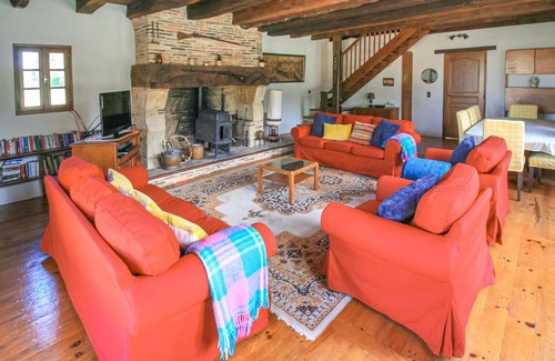 Eglise-Neuve-d'Issac House | Cozy Home In Eglise Neuve Dissac