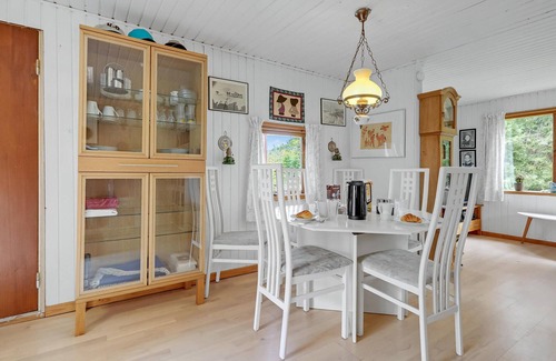 Faxe Ladeplads House | Cozy home in Faxe Ladeplads with WiFi
