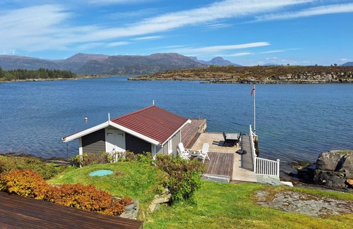 Florø House | Cozy home in Florø with WiFi