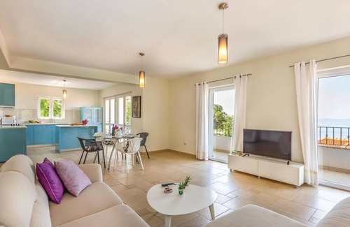 Srida sela House | Cozy home in Gornji Tucepi with WiFi