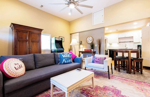 Germantown House | Cozy Home in GTown! Close to Churchill Downs, UL & KY EXPO CTR! Priv Parking!