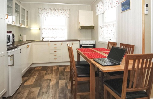 Hatlestrand House | Cozy home in Hatlestrand with sauna