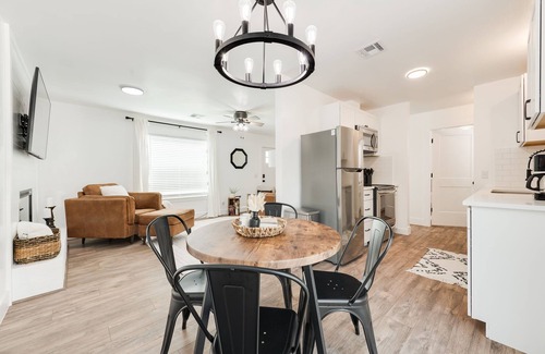 Edmond House | Cozy home in heart of Edmond