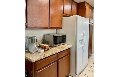 Hesperia House | Cozy home in Hesperia, 26 mi from Wrightwood