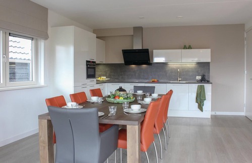Idskenhuizen House | Cozy home in Idskenhuizen with sauna