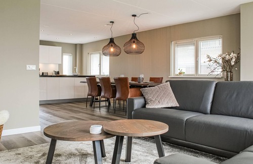 Idskenhuizen House | Cozy home in Idskenhuizen with WiFi