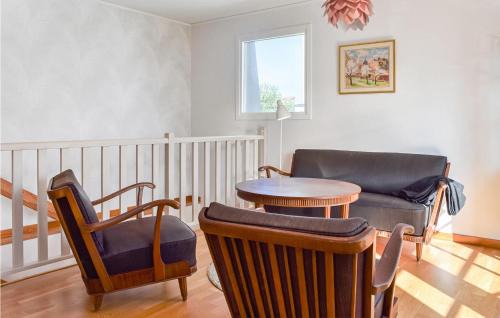 Lango House | Cozy Home In Karlskrona With Kitchen