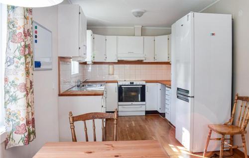 Lango House | Cozy Home In Karlskrona With Kitchen