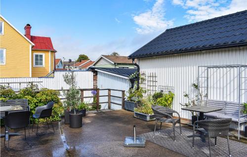 Lango House | Cozy Home In Karlskrona With Kitchen