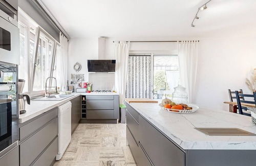 Lamotte-du-Rhone House | Cozy home in Lamotte Du Rhone