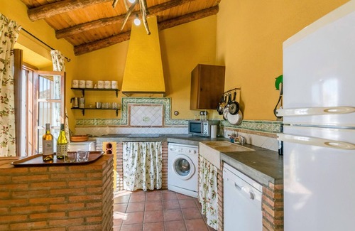 La Cardenchosa House | Cozy home in La Cardenchosa with WiFi