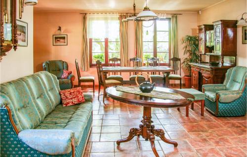 Czarny Mlyn House | Cozy Home In Lebcz With Kitchen