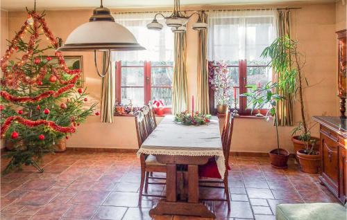 Czarny Mlyn House | Cozy Home In Lebcz With Kitchen