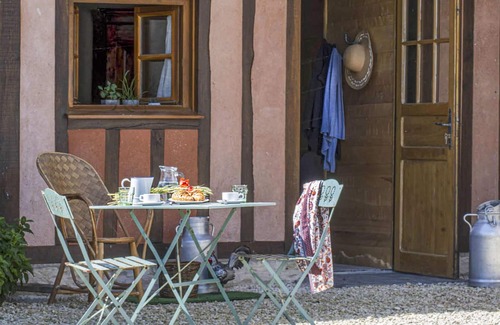 Les Fosses House | Cozy home in LES FOSSES with kitchen