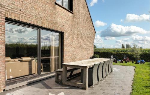Reninge House | Cozy Home In Lo-Reninge With Wifi