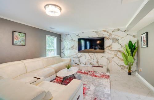 Buechel House | Cozy Home in Louisville Near Bardstown Road!