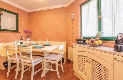 Kras House | Cozy home in Malinska with WiFi