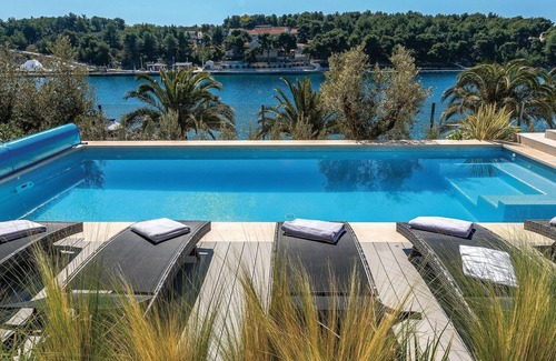 Cove Makarac (Milna) House | Cozy home in Milna with house sea view
