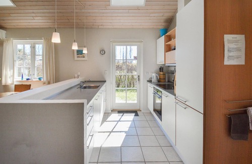 Næsby Strand House | Cozy home in Nakskov with WiFi