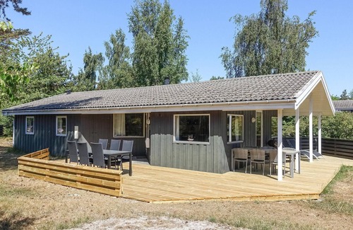 Bedegaard House | Cozy home in Nexø with sauna