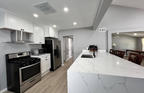Valley Glen House | CoZy HoMe iN NoRtH HoLlYwOoD
