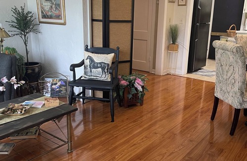 Ocala House | COZY HOME in OCALA Downtown area, nearnDowntown square events and fine dining.