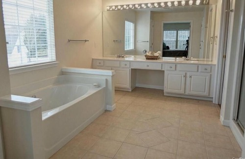 Charlotte House | Cozy home in private community