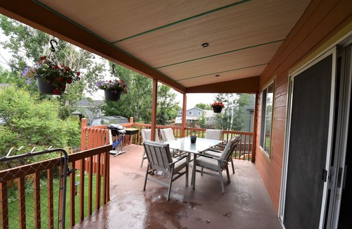 Dupont House | Cozy Home in quiet residential neighborhood with Den and Living room.