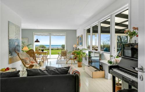 Rrvig House | Cozy Home In Rørvig With House Sea View