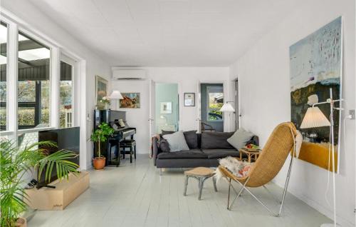 Rrvig House | Cozy Home In Rørvig With House Sea View