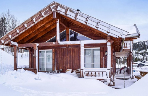 Atra House | Cozy home in Rjukan with kitchen