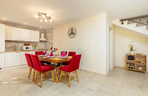 Rojnici House | Cozy home in Rojnici with WiFi