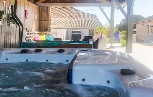 Savignac-sur-Leyze House | Cozy Home In Savignac-Sur-Leyze