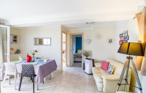 Savignac-sur-Leyze House | Cozy Home In Savignac-Sur-Leyze