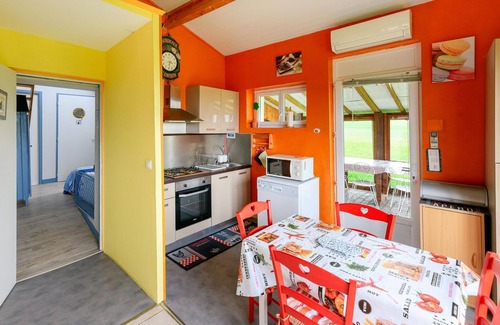 Scorbe-Clairvaux House | Cozy home in Scorbé-Clairvaux with WiFi