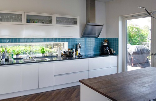 Saltsjobaden House | Cozy home in Saltsjöbaden with sauna