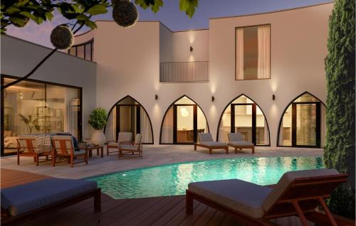 Srima House | Cozy Home In Srima With Kitchen