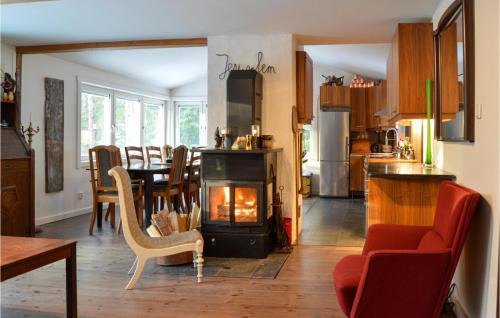 Strangnas House | Cozy Home In Strängnäs With Sauna