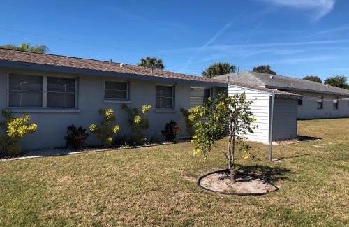 Englewood Apartment | Cozy home in Sunny Florida!