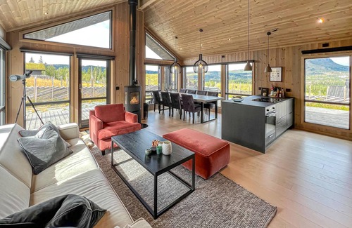 Skeikampen House | Cozy home in Svingvoll with house a mountain view