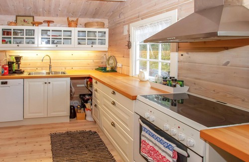 Sykkylven House | Cozy home in Sykkylven with kitchen