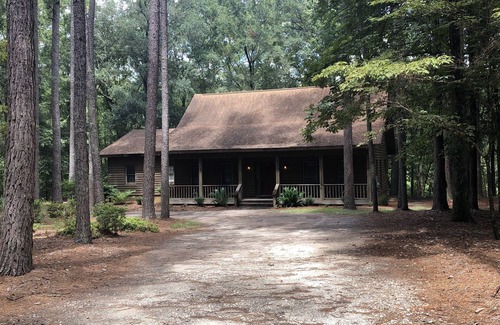 Pineland House | Cozy home in the woods close to Ebenezer Creek.