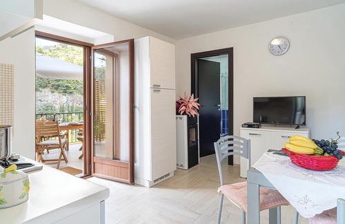 Torraca House | Cozy home in Torraca with WiFi